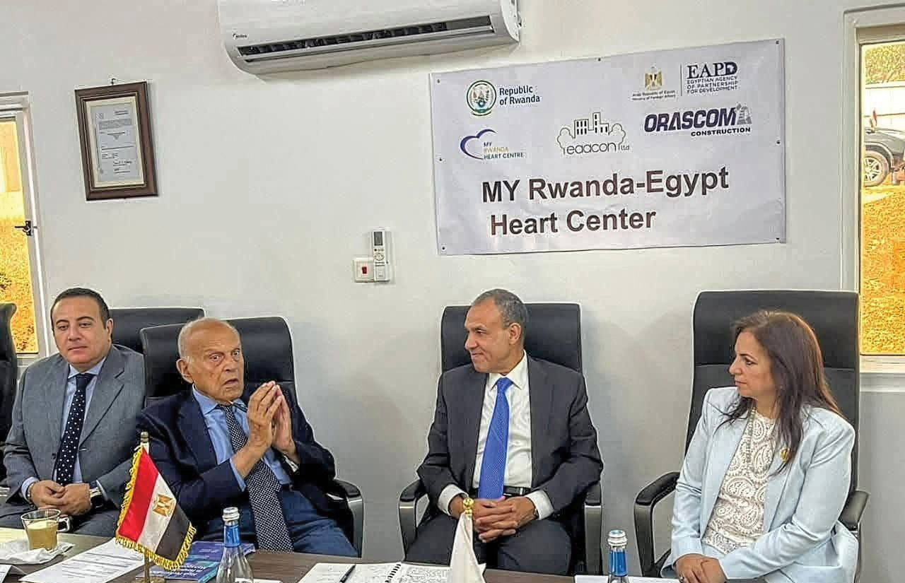 Minister Badr and Professor Sir Magdi Yacoub